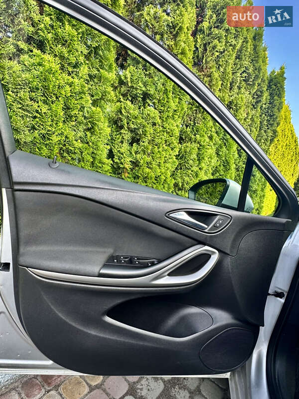 Универсал Opel Astra 2018 в Трускавце