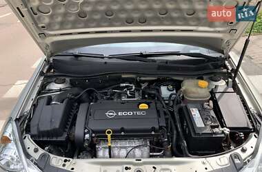 Универсал Opel Astra 2009 в 