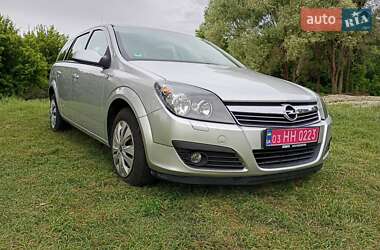 Универсал Opel Astra 2009 в Лохвице