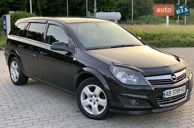Универсал Opel Astra 2013 в Могилев-Подольске