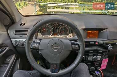 Универсал Opel Astra 2010 в 