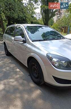 Универсал Opel Astra 2010 в 
