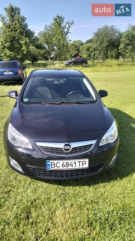 Opel Astra 2011