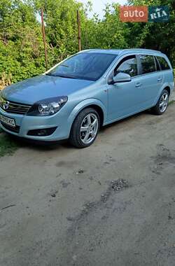 Універсал Opel Astra 2010 в Каневі