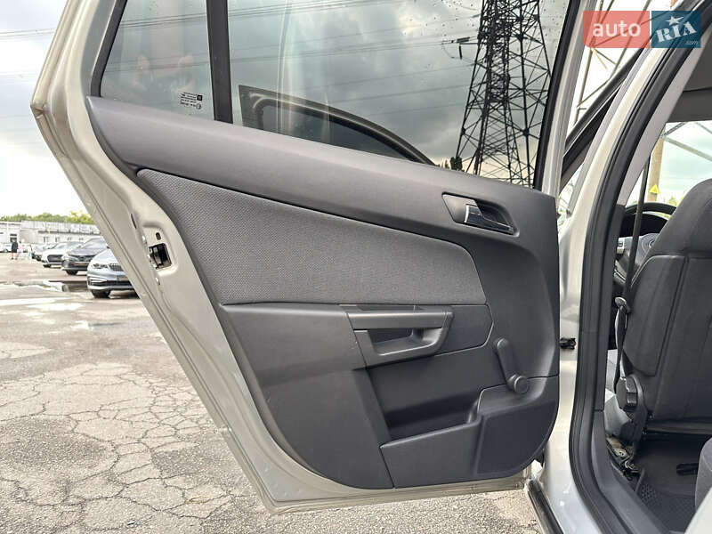 Універсал Opel Astra 2007 в Харкові