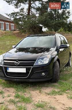 Универсал Opel Astra 2005 в Богодухове