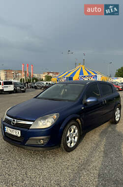 Хэтчбек Opel Astra 2006 в Черновцах
