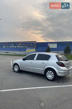 Хэтчбек Opel Astra 2007 в 