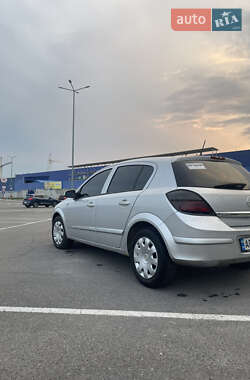 Хэтчбек Opel Astra 2007 в 