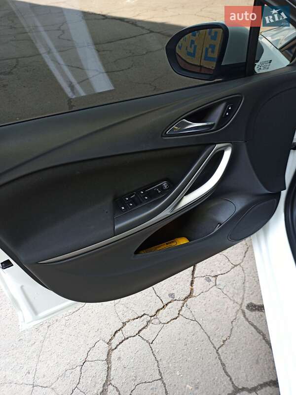 Универсал Opel Astra 2017 в Кривом Роге