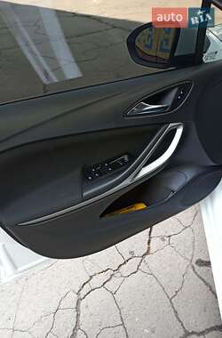 Универсал Opel Astra 2017 в 