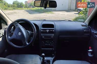 Седан Opel Astra 2004 в 