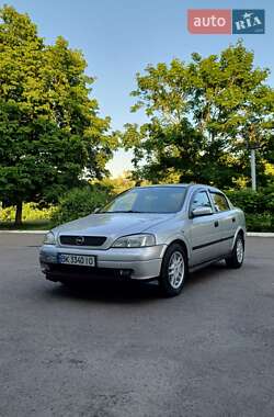 Седан Opel Astra 2005 в Рівному