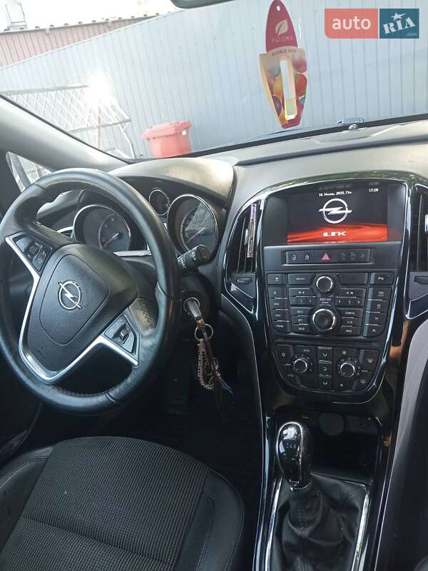 Универсал Opel Astra 2015 в Хмельницком