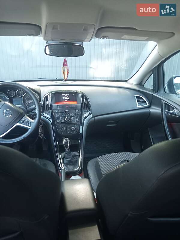 Универсал Opel Astra 2015 в Хмельницком