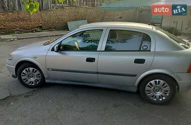 Хэтчбек Opel Astra 1998 в 
