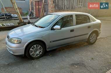 Хэтчбек Opel Astra 1998 в 