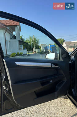Хэтчбек Opel Astra 2007 в 
