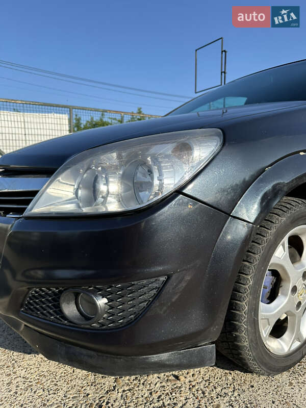 Хэтчбек Opel Astra 2007 в Черновцах
