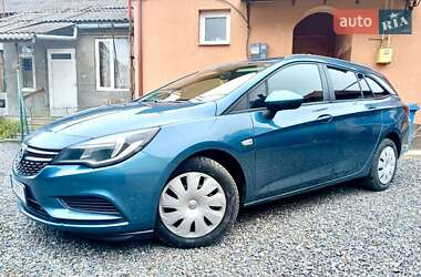 Универсал Opel Astra 2017 в Мукачево