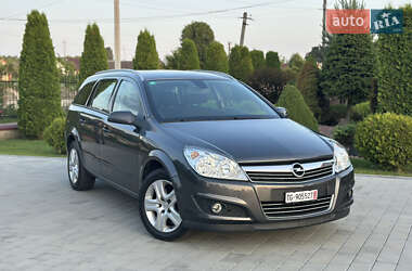 Універсал Opel Astra 2009 в Луцьку