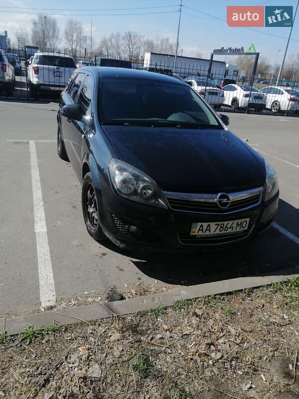 Opel Astra 2013