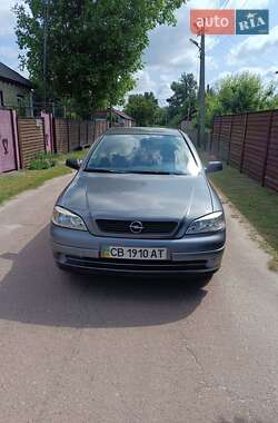 Седан Opel Astra 2007 в Десне