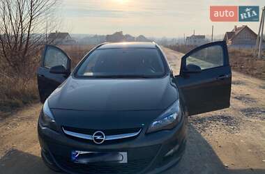 Універсал Opel Astra 2015 в Дрогобичі