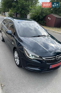 Универсал Opel Astra 2016 в Днепре