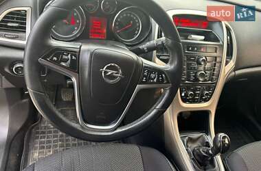 Универсал Opel Astra 2012 в 