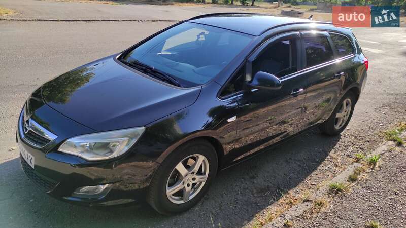 Opel Astra 2012