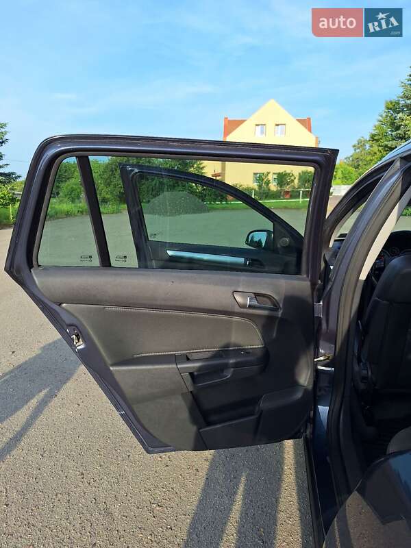 Универсал Opel Astra 2009 в Локачах фото 24 Универсал Opel Astra 2009 в Локачах