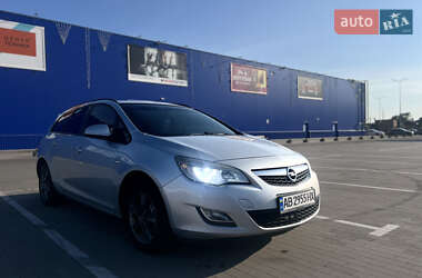 Универсал Opel Astra 2011 в 