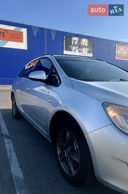 Универсал Opel Astra 2011 в 