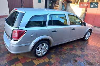 Універсал Opel Astra 2011 в 