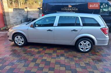 Універсал Opel Astra 2011 в 