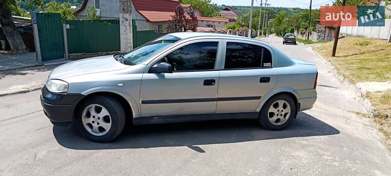 Седан Opel Astra 2005 в Городке фото 8 Седан Opel Astra 2005 в Городке