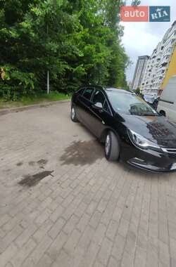 Универсал Opel Astra 2017 в 