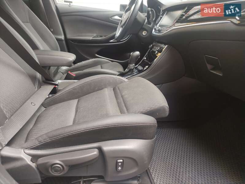 Универсал Opel Astra 2017 в Львове