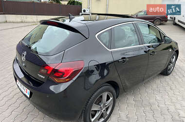 Хэтчбек Opel Astra 2010 в 