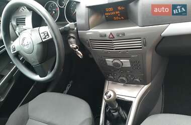 Универсал Opel Astra 2006 в 