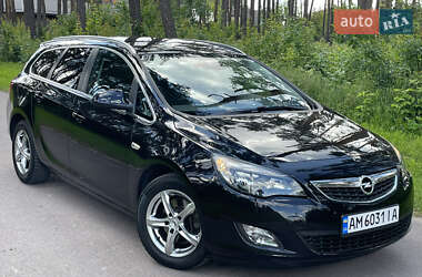 Универсал Opel Astra 2011 в Житомире