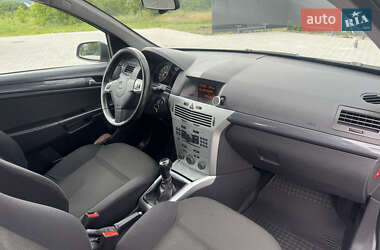 Хэтчбек Opel Astra 2009 в 