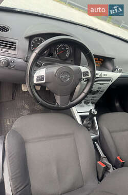 Хэтчбек Opel Astra 2009 в 