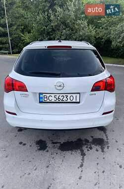 Универсал Opel Astra 2011 в 