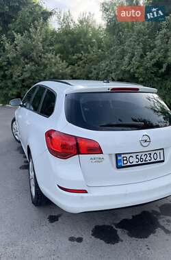 Универсал Opel Astra 2011 в 