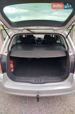 Универсал Opel Astra 2010 в 