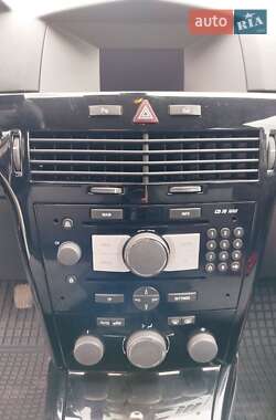 Универсал Opel Astra 2010 в 
