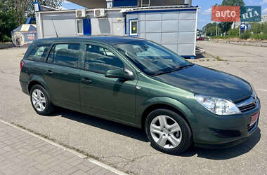 Универсал Opel Astra 2010 в 