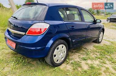Хэтчбек Opel Astra 2006 в 